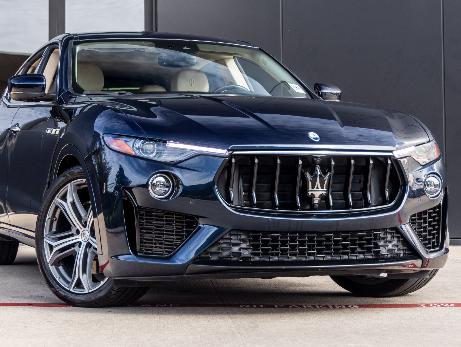 Used 2022 Maserati Levante Modena AWD/4WD image 5