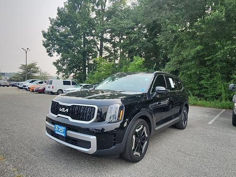 Used 2023 Kia Telluride EX w/ EX Captain's Chair Package AWD/4WD image 1