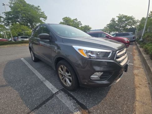 Used 2019 Ford Escape SE AWD/4WD image 3