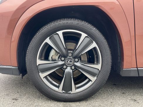 Used 2025 Lexus UX 300h AWD image 9