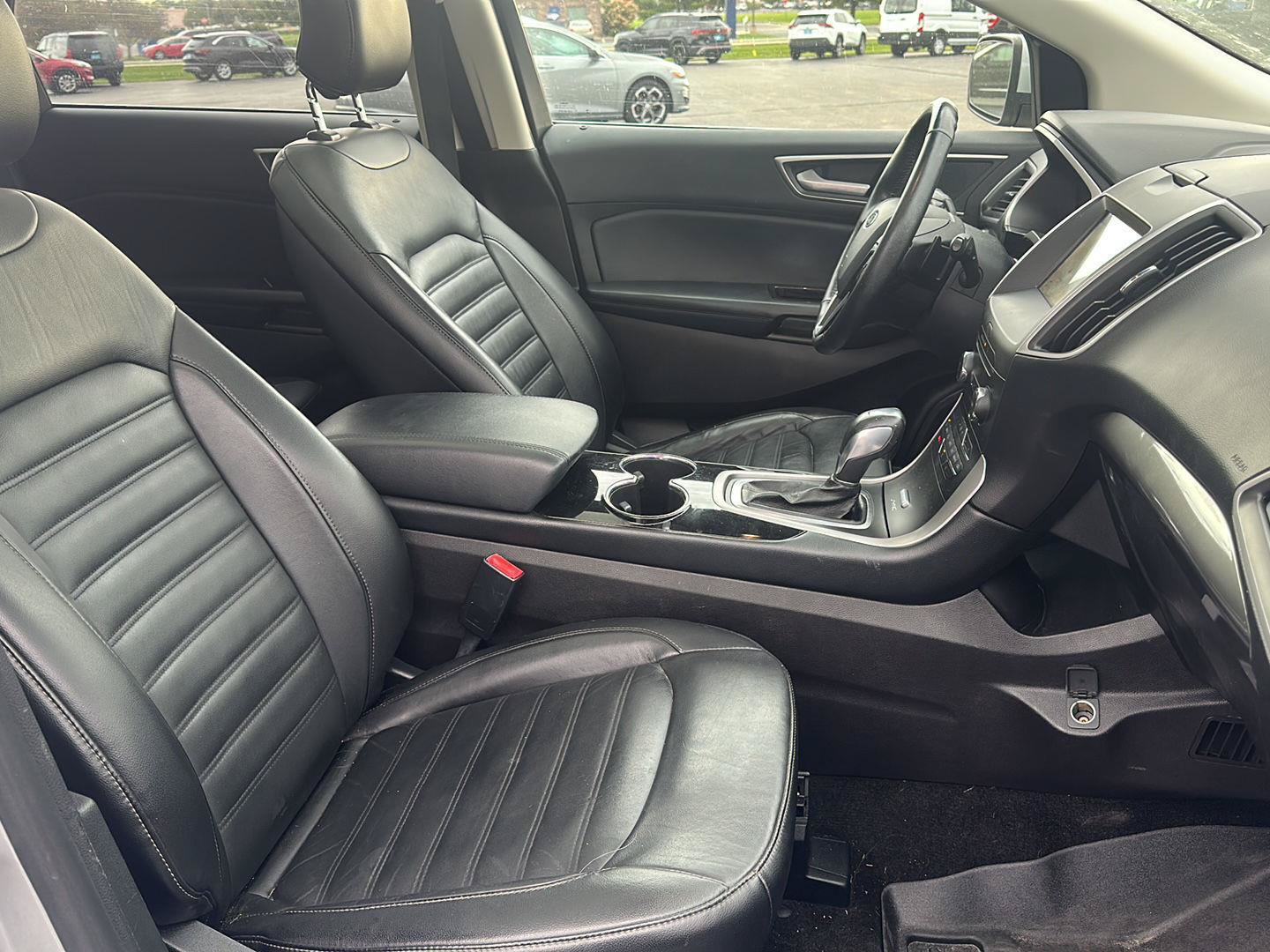 Used 2017 Ford Edge SEL w/ Equipment Group 201A AWD/4WD image 16
