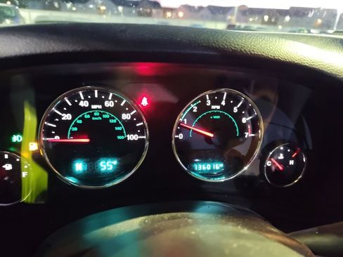 Used 2016 Jeep Wrangler Unlimited Sahara w/ Mopar Chrome Edition Group AWD/4WD image 10
