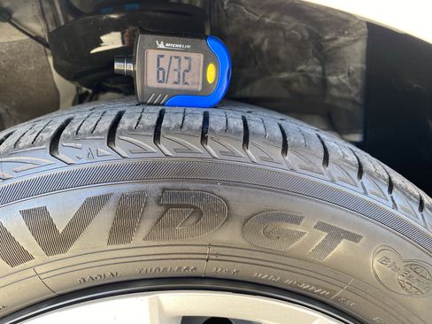 Used 2022 Toyota Corolla LE image 16