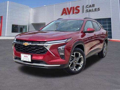 Used 2025 Chevrolet Trax LT w/ LT Convenience Package FWD image 1