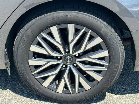 Used 2025 Nissan Altima 2.5 SV FWD image 30