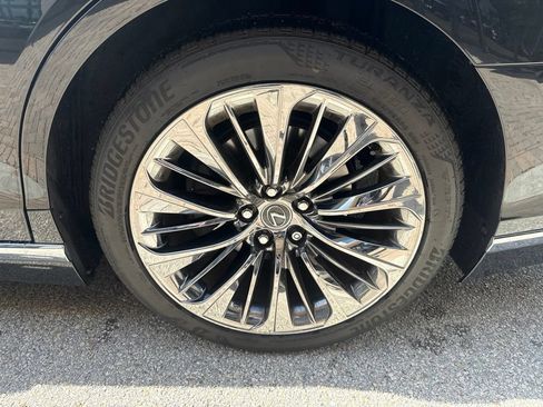 Certified 2023 Lexus LS 500 w/ Interior Upgrade Package RWD image 11