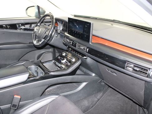 Used 2022 Lincoln Nautilus Reserve w/ Equipment Group 201A image 31