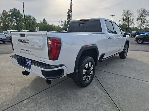 Used 2025 GMC Sierra 3500 Denali w/ Denali Reserve Package image 6