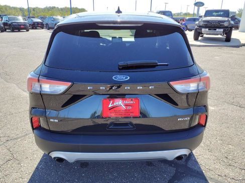 Certified 2022 Ford Escape SE image 4