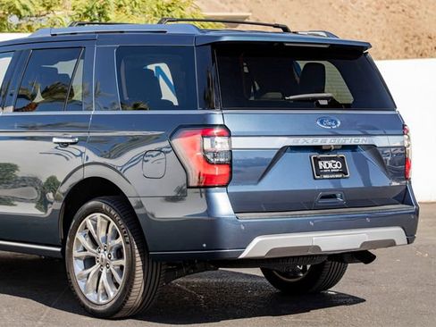 Used 2018 Ford Expedition Platinum RWD image 10