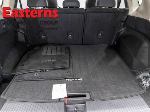 Used 2023 Nissan Rogue SV w/ SV Premium B Package AWD/4WD image 9