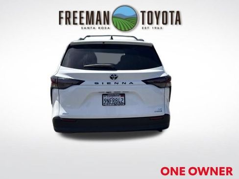 Used 2024 Toyota Sienna LE AWD/4WD image 6