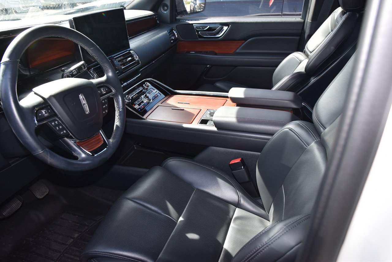 Used 2023 Lincoln Navigator 2WD image 10