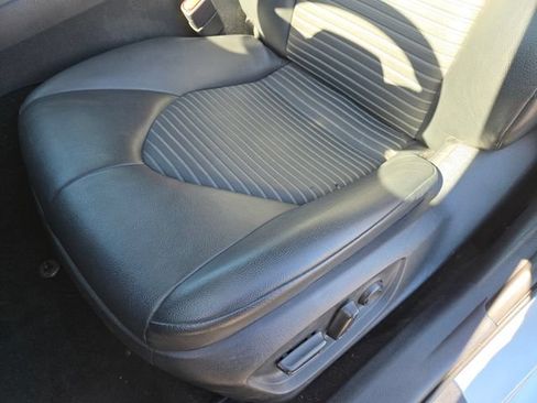 Used 2023 Toyota Camry SE w/ Audio Upgrade Package FWD image 11