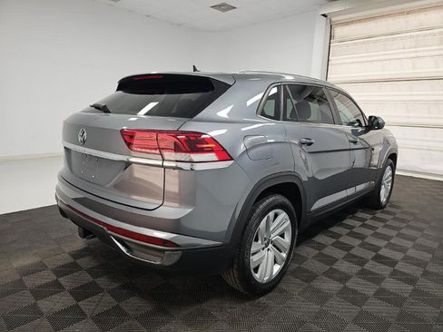 Used 2023 Volkswagen Atlas Cross Sport SE w/ Panoramic Sunroof Package FWD image 2