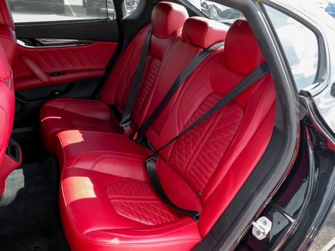 Used 2022 Maserati Quattroporte Trofeo RWD image 43
