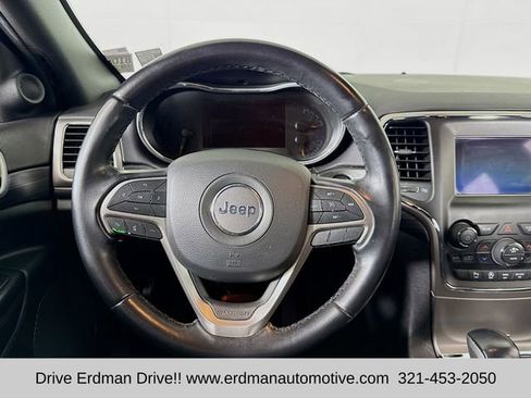 Used 2021 Jeep Grand Cherokee Laredo image 12