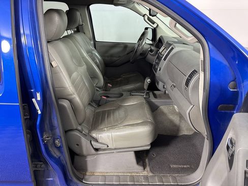 Used 2013 Nissan Frontier SV w/ SV Value Truck Pkg RWD image 6