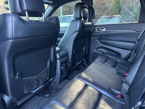 Used 2018 Jeep Grand Cherokee Limited image 12
