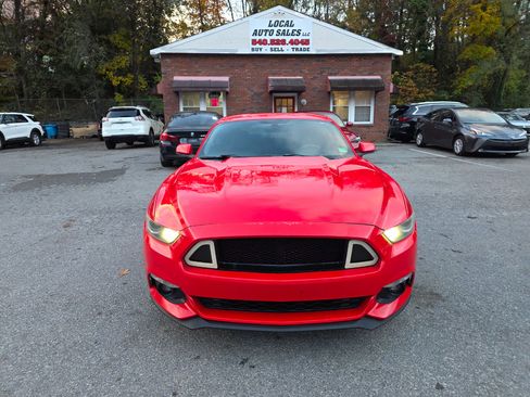 Used 2016 Ford Mustang Coupe image 2