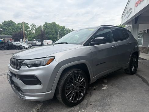 Used 2023 Jeep Compass High Altitude w/ Driver Assist Group I AWD/4WD image 3