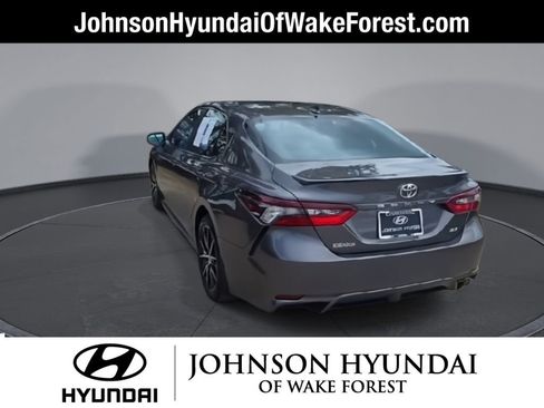 Used 2023 Toyota Camry SE image 7