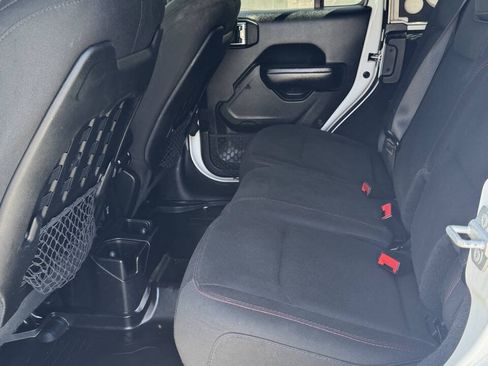 Used 2020 Jeep Wrangler Unlimited Rubicon AWD/4WD image 16