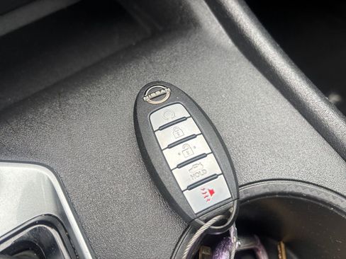 Used 2025 Nissan Altima 2.5 SV FWD image 21