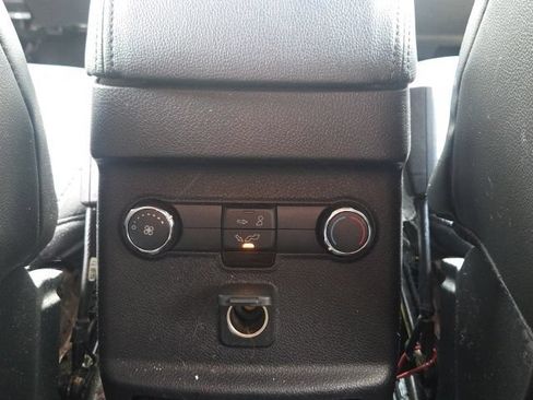 Used 2018 Ford Explorer XLT w/ Equipment Group 202A AWD/4WD image 19