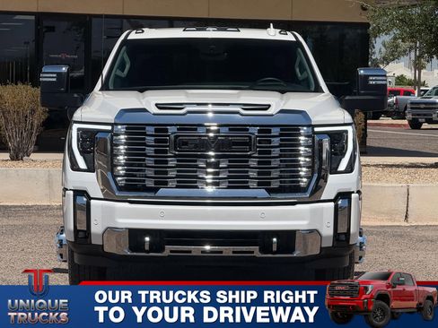 Used 2024 GMC Sierra 3500 Denali w/ Denali Reserve Package AWD/4WD image 2