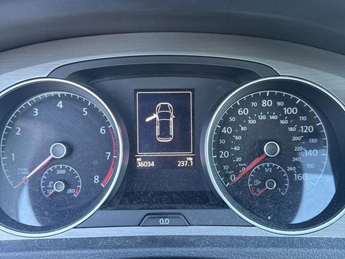 Used 2016 Volkswagen Golf 1.8T TSI 2-Door image 5