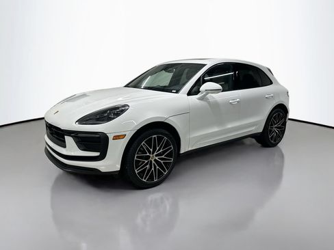 Used 2026 Porsche Macan AWD/4WD image 1
