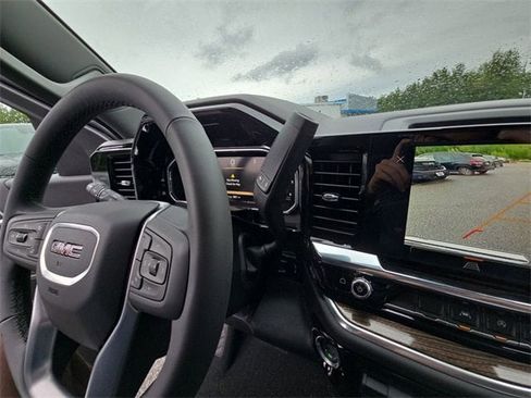 New 2026 GMC Sierra 1500 Elevation image 16