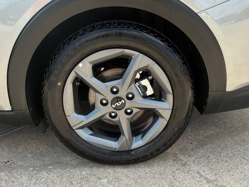 Used 2025 Kia K4 FWD image 9
