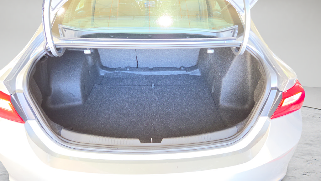 Used 2023 Chevrolet Malibu LT FWD image 34