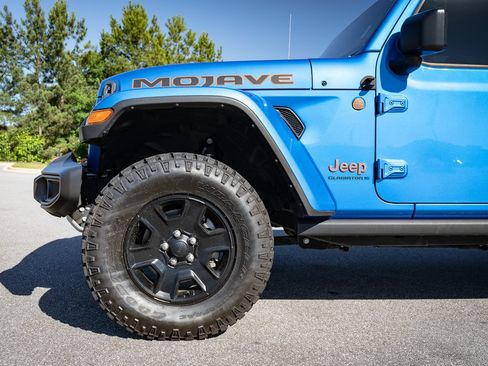 Used 2023 Jeep Gladiator Mojave w/ LED Lighting Group AWD/4WD image 4