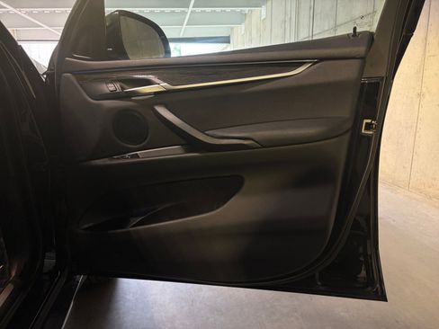 Used 2018 BMW X5 xDrive40e AWD/4WD image 31