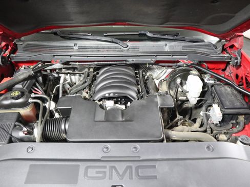 Used 2014 GMC Sierra 1500 SLT w/ Suspension Package, Off-Road image 12