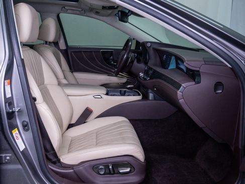 Used 2018 Lexus LS 500 AWD w/ Interior Upgrade Package image 10