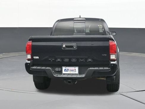 Used 2019 Toyota Tacoma TRD Sport w/ Technology Package AWD/4WD image 10