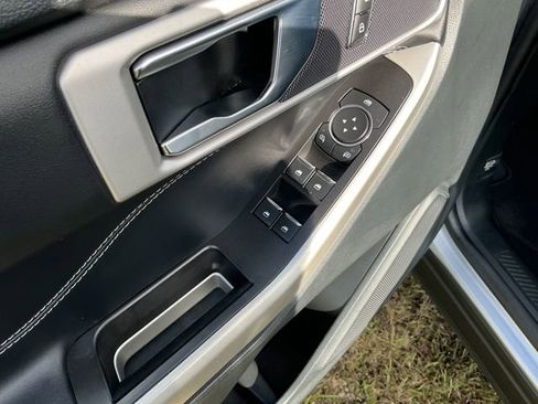 Used 2021 Ford Explorer XLT w/ Equipment Group 202A image 10