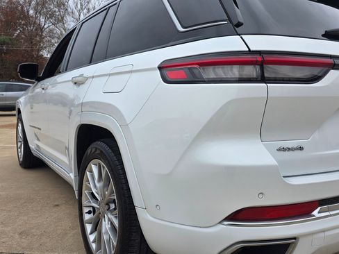 Used 2022 Jeep Grand Cherokee Summit w/ Adv Protech Group IV image 19