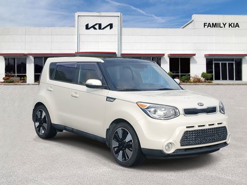 Used 2015 Kia Soul ! w/ Sun & Sound Package image 1