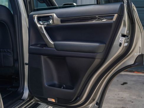 Used 2021 Lexus GX 460 Premium w/ Premium Package AWD/4WD image 29