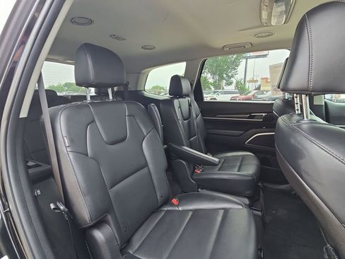 Used 2025 Kia Telluride S FWD image 27