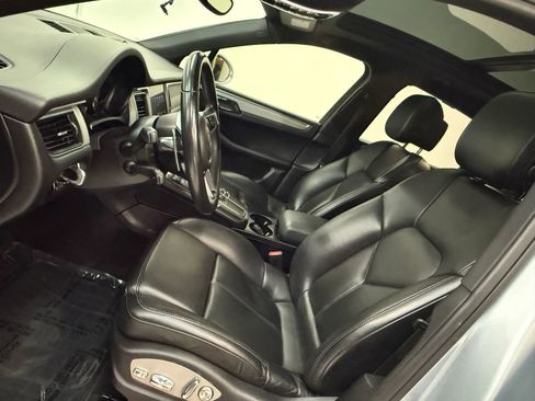 Used 2018 Porsche Macan S image 14