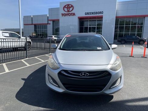 Used 2013 Hyundai Elantra GT w/ Style Pkg FWD image 3