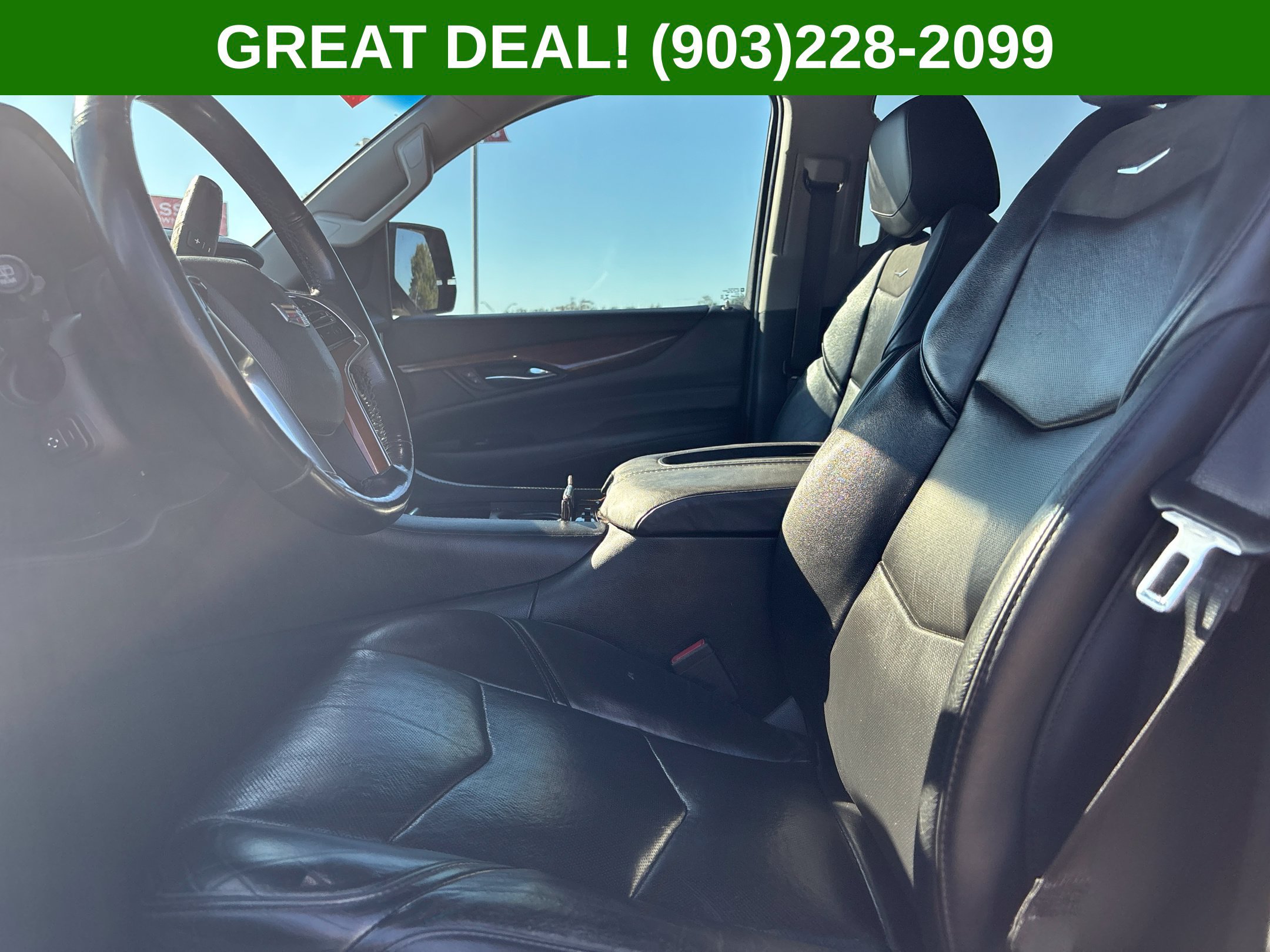 Used 2018 Cadillac Escalade Luxury AWD/4WD image 39