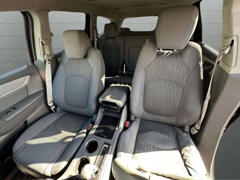 Used 2016 Chevrolet Traverse LS FWD image 19