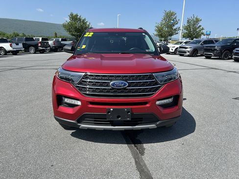 Used 2022 Ford Explorer XLT w/ Equipment Group 202A AWD/4WD image 2